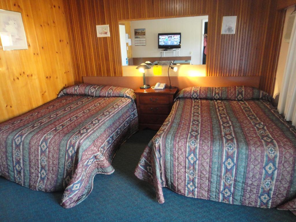 Airport Inn Motel Quesnel Zimmer foto